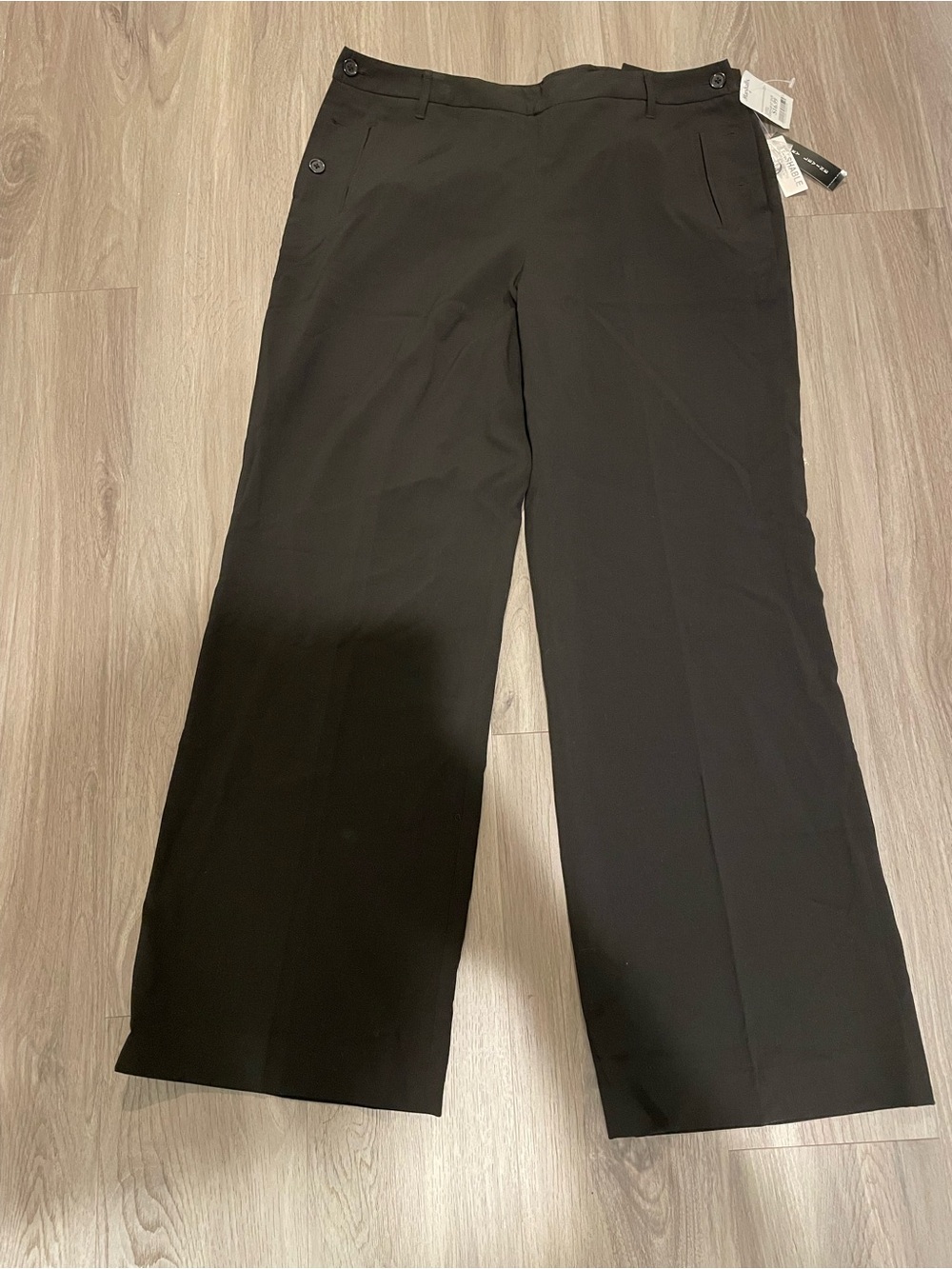 New Women’s Larry Levine Black Dress Pants — Wide Leg Style — Size 16
